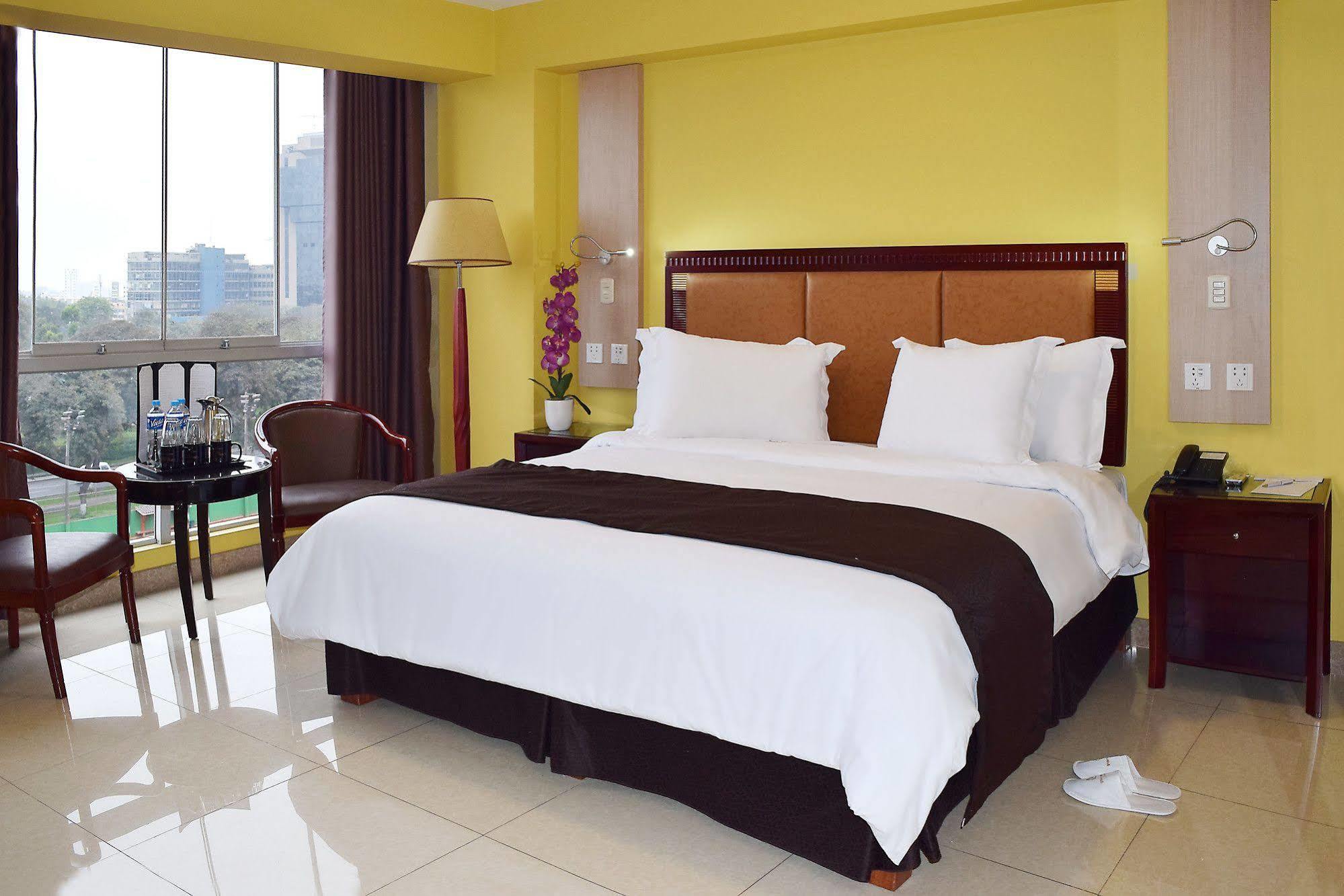 Gran Mundo & Hotel